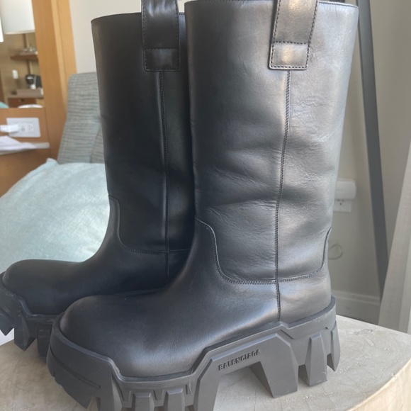 BALENCIAGA BULLDOZER BOOTS - Picture 3 of 4